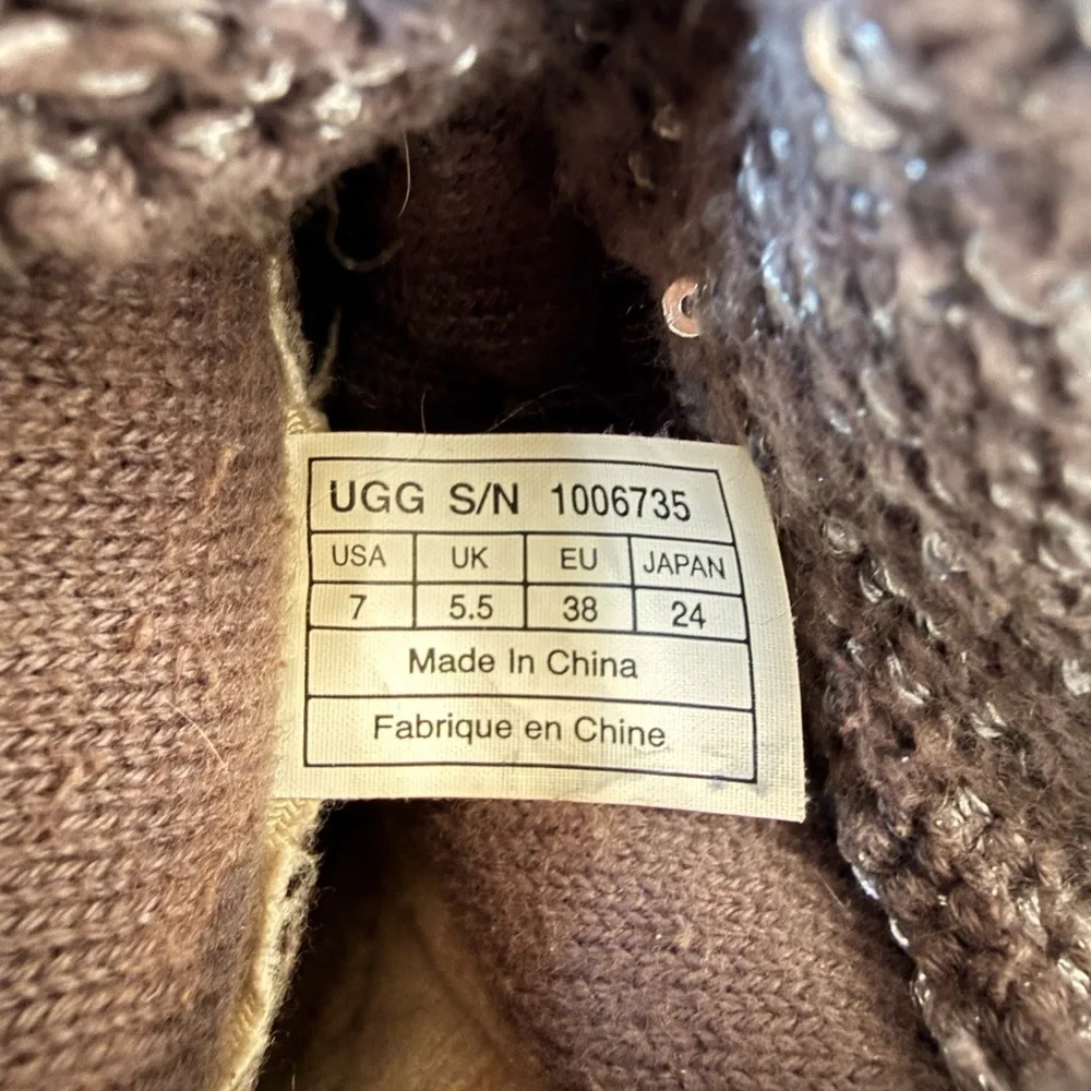 UGG Australia Cambridge Metallic Grey Suede Boots Belted Knit Size 7